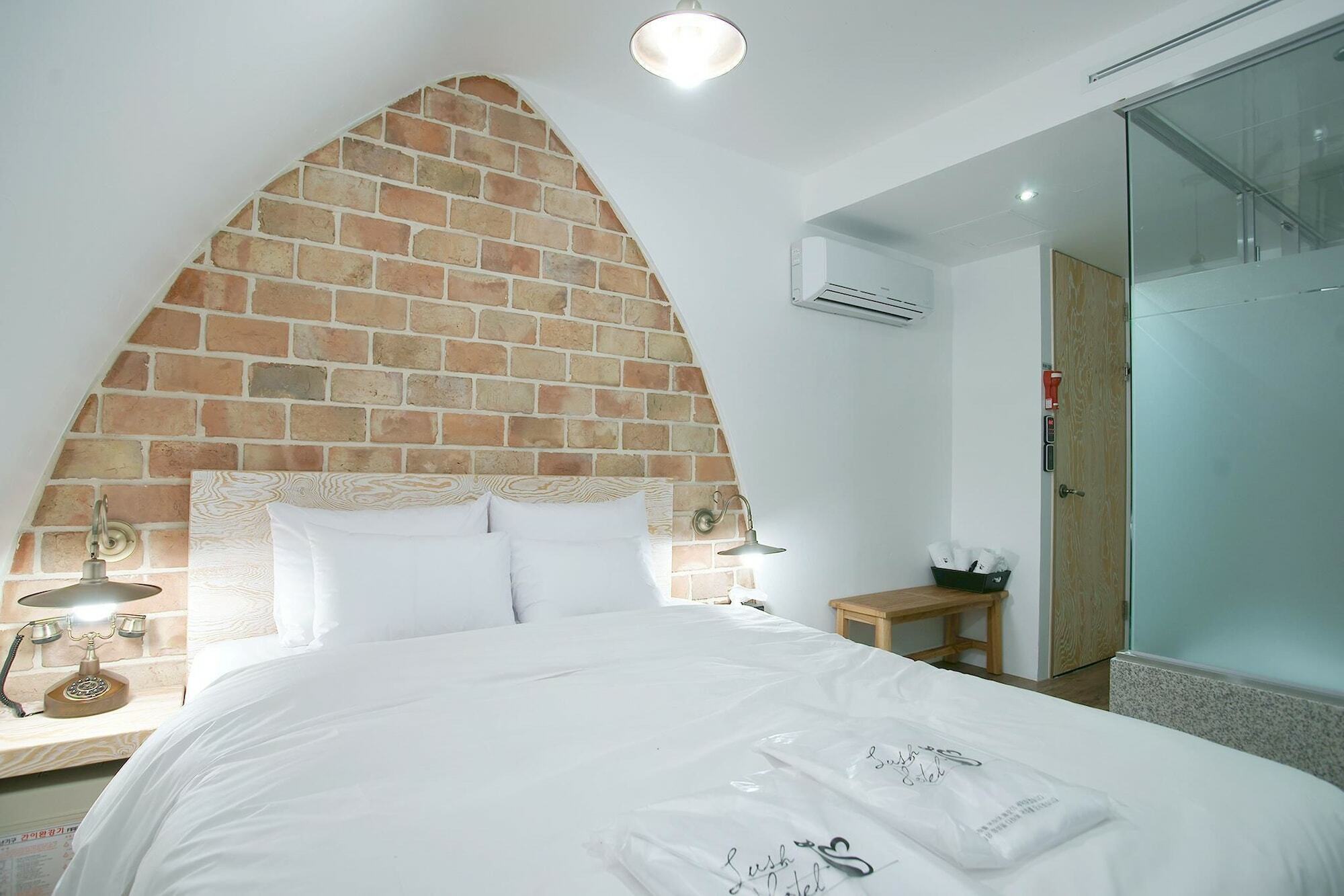 Lush Hotel Seoul Exteriör bild
